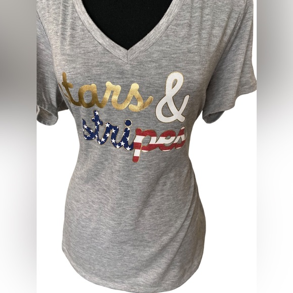 Stars and Stripes, Boston Proper V-Neck Patriotic T-Shirt -Large - Picture 2 of 5